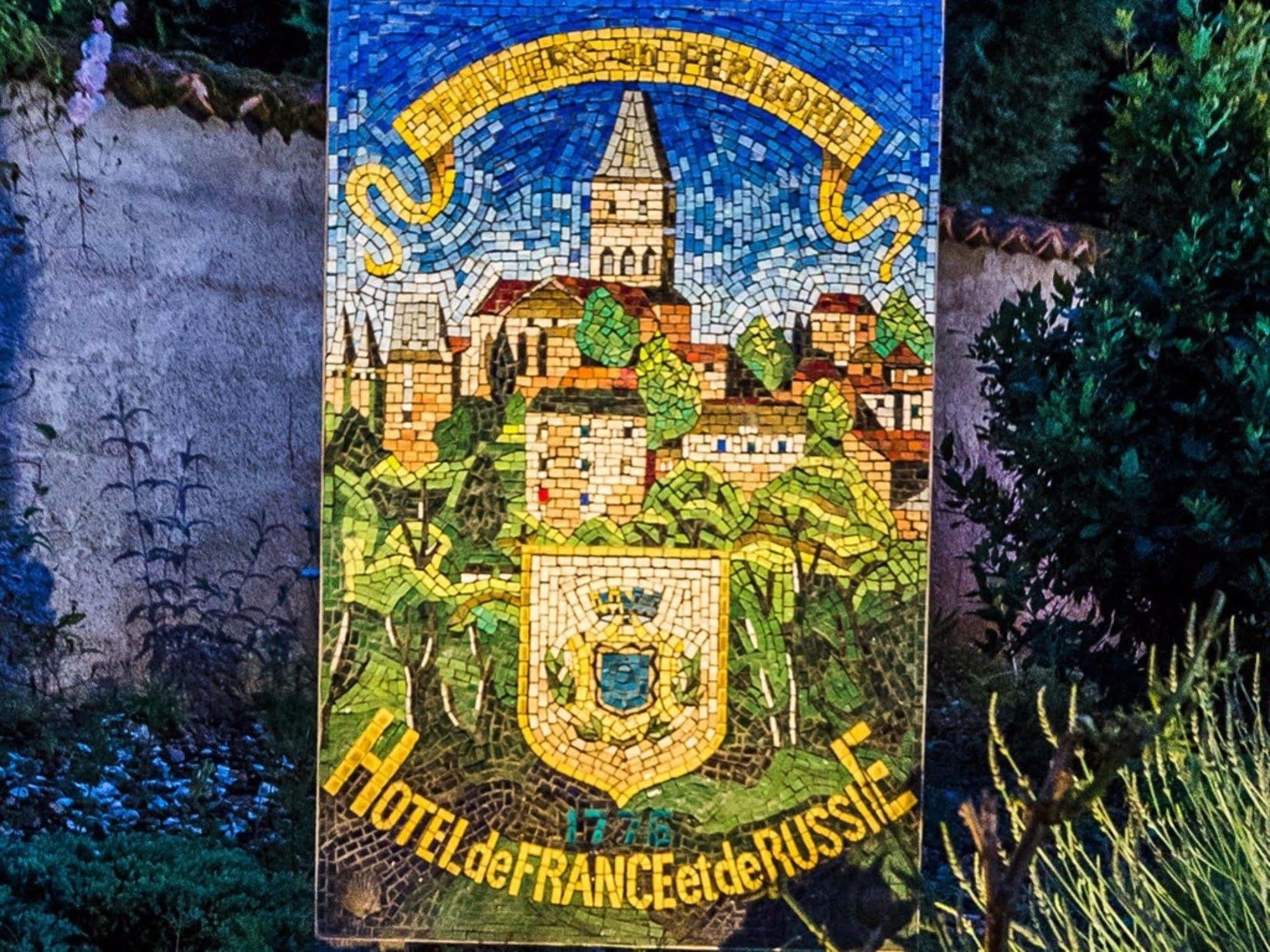 Hotel De France Et De Russie Thiviers Bagian luar foto